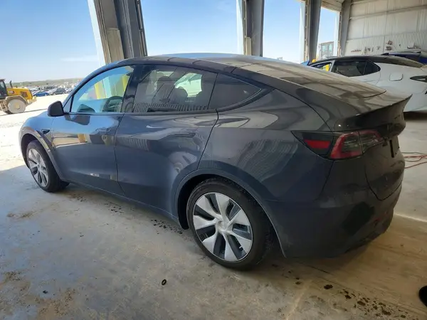 7SAYGDED4RF026426 2024 TESLA MODEL Y - Image 2
