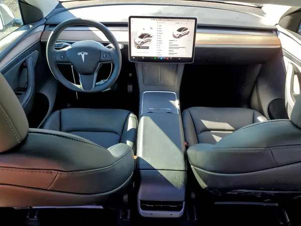 7SAYGDED4RF040147 2024 TESLA MODEL Y - Image 8