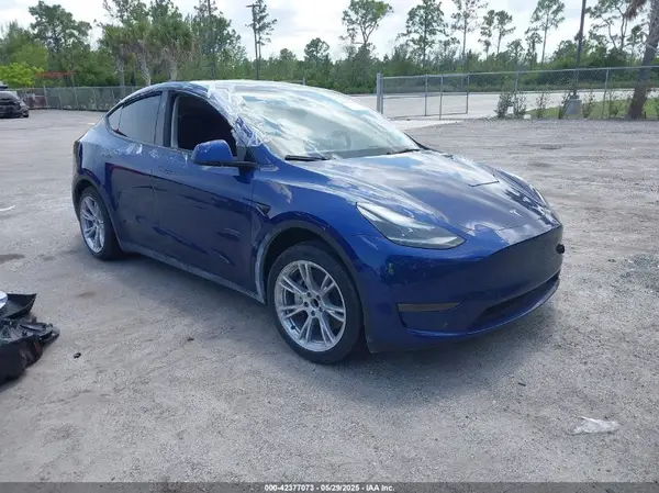 7SAYGDED4RF044747 2024 TESLA MODEL Y - Image 1
