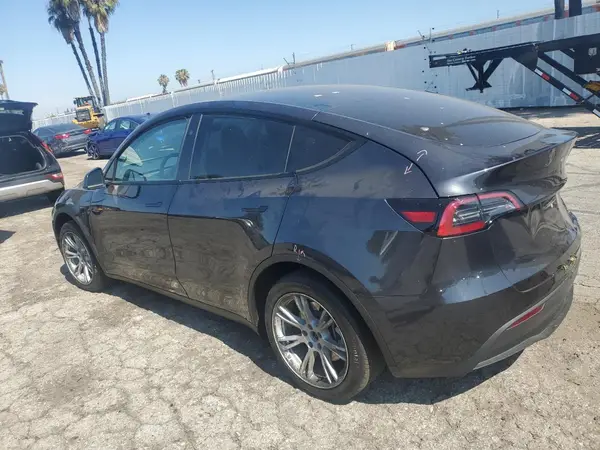 7SAYGDED4RF050208 2024 TESLA MODEL Y - Image 2