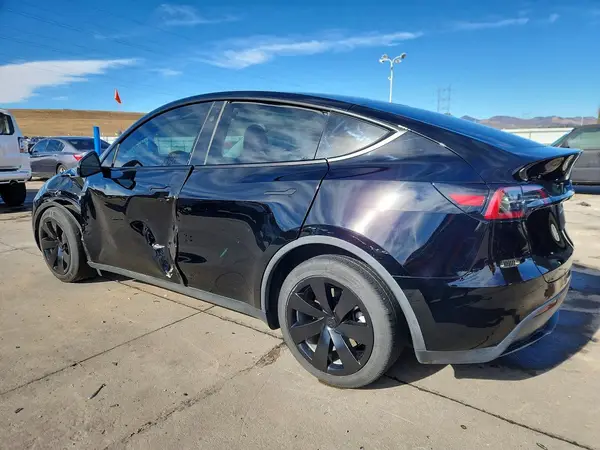 7SAYGDED4RF051939 2024 TESLA MODEL Y - Image 2