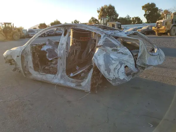 7SAYGDED4RF073634 2024 TESLA MODEL Y - Image 2