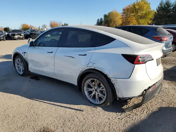 7SAYGDED4RF076727 2024 TESLA MODEL Y - Image 2