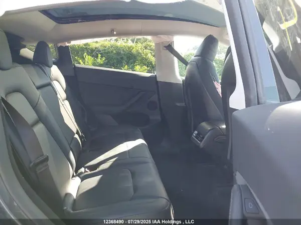 7SAYGDED4RF079904 2024 TESLA MODEL Y - Image 8