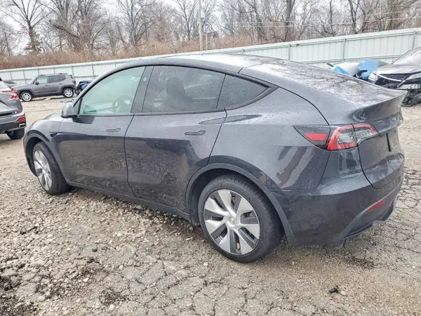 7SAYGDED4RF085606 2024 TESLA MODEL Y - Image 2