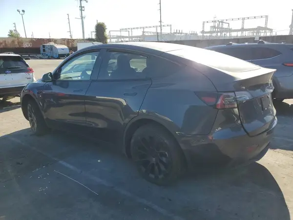 7SAYGDED4RF089588 2024 TESLA MODEL Y - Image 2