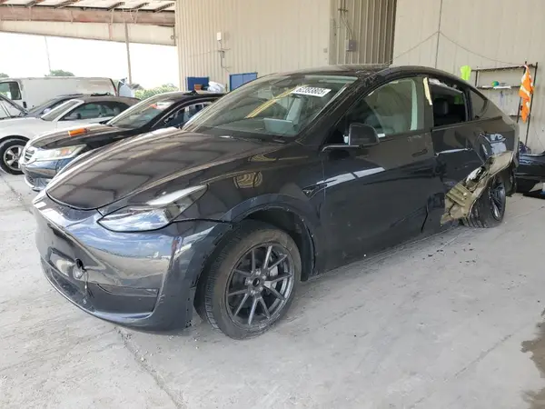 7SAYGDED4RF102968 2024 TESLA MODEL Y - Image 1