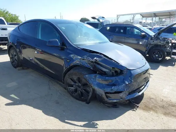 7SAYGDED4RF115252 2024 TESLA MODEL Y - Image 1