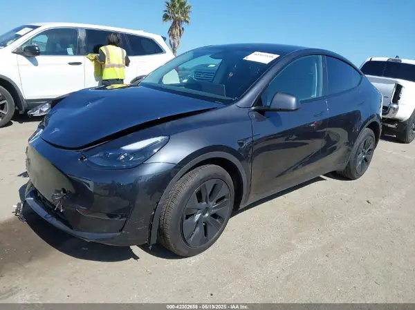 7SAYGDED4RF115252 2024 TESLA MODEL Y - Image 2