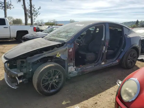 7SAYGDED4RF123948 2024 TESLA MODEL Y - Image 1