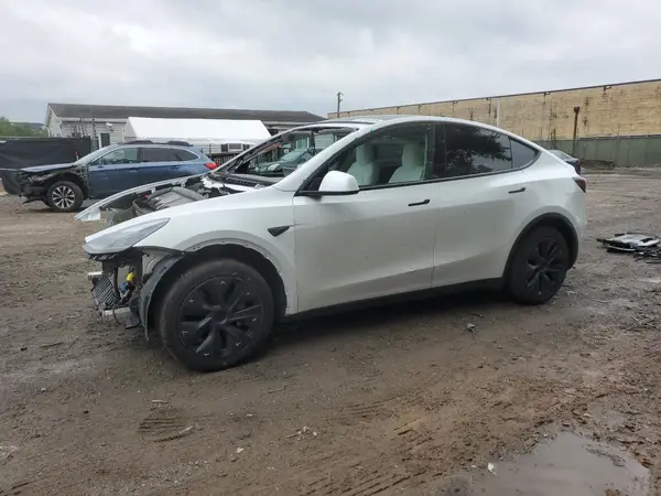 7SAYGDED4RF153032 2024 TESLA MODEL Y - Image 1