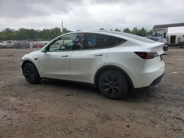 7SAYGDED4RF153032 2024 TESLA MODEL Y - Image 2