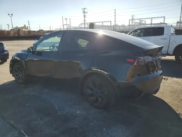 7SAYGDED4RF157775 2024 TESLA MODEL Y - Image 2