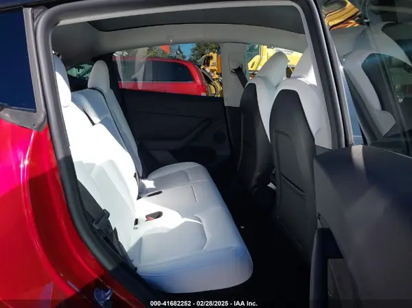 7SAYGDED4RF161518 2024 TESLA MODEL Y - Image 8