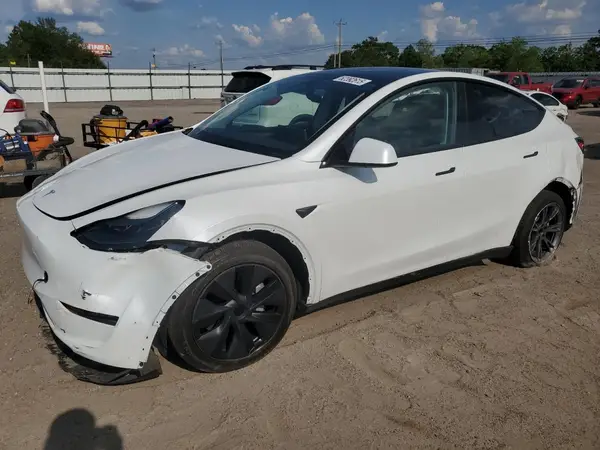 7SAYGDED4RF182725 2024 TESLA MODEL Y - Image 1