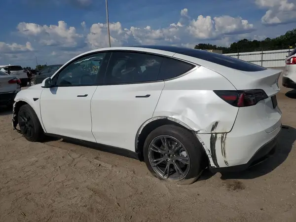 7SAYGDED4RF182725 2024 TESLA MODEL Y - Image 2