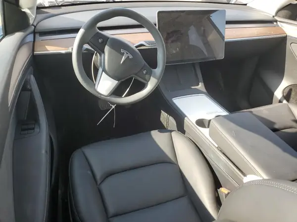 7SAYGDED4RF182725 2024 TESLA MODEL Y - Image 8