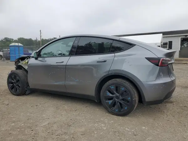 7SAYGDED4RF196639 2024 TESLA MODEL Y - Image 2
