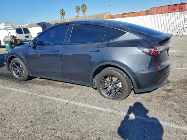 7SAYGDED4RF197435 2024 TESLA MODEL Y - Image 2