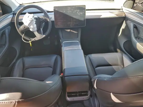 7SAYGDED4RF197435 2024 TESLA MODEL Y - Image 8
