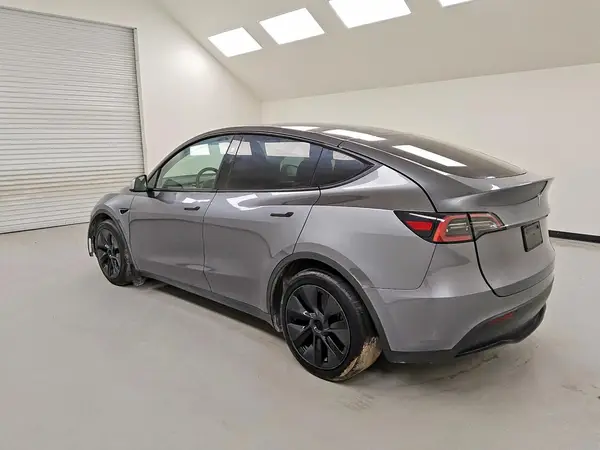 7SAYGDED4RF200253 2024 TESLA MODEL Y - Image 2