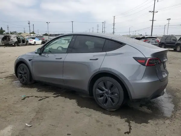 7SAYGDED4RF200396 2024 TESLA MODEL Y - Image 2