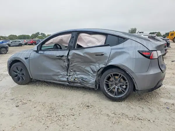 7SAYGDED4RF200687 2024 TESLA MODEL Y - Image 2