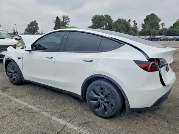 7SAYGDED4RF204478 2024 TESLA MODEL Y - Image 2