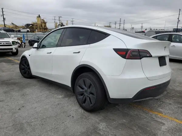 7SAYGDED4RF213648 2024 TESLA MODEL Y - Image 2