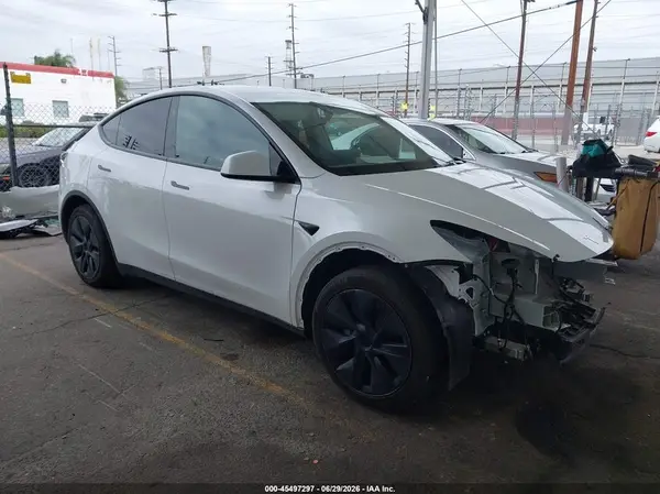 7SAYGDED4RF214265 2024 TESLA MODEL Y - Image 1