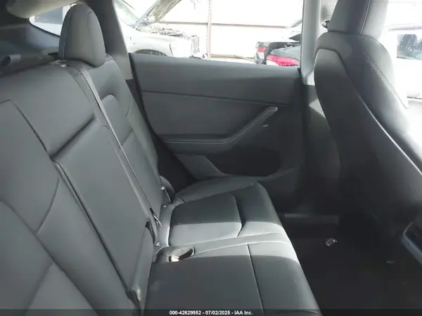 7SAYGDED4SA344081 2025 TESLA MODEL Y - Image 8