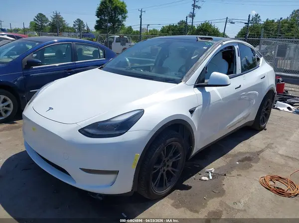 7SAYGDED4SA355257 2025 TESLA MODEL Y - Image 2