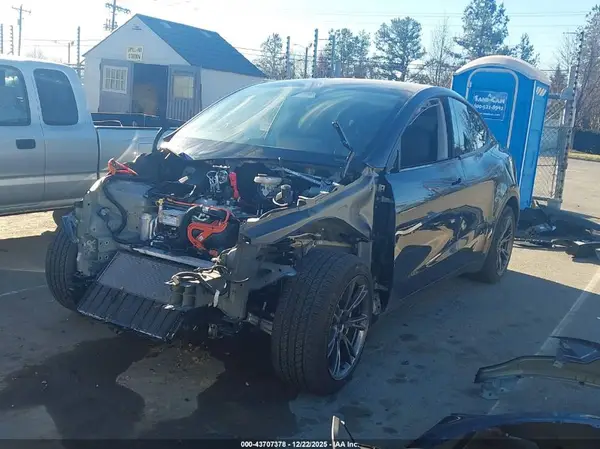 7SAYGDED4SA357882 2025 TESLA MODEL Y - Image 2