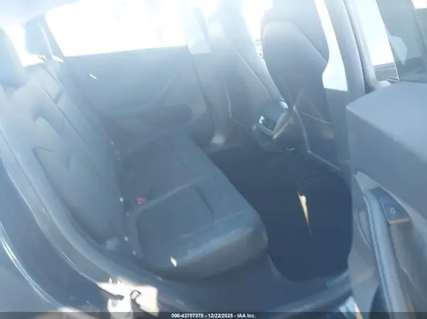 7SAYGDED4SA357882 2025 TESLA MODEL Y - Image 8