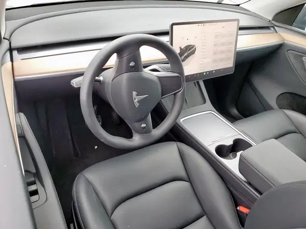 7SAYGDED4SA359776 2025 TESLA MODEL Y - Image 8