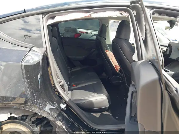 7SAYGDED4SA373130 2025 TESLA MODEL Y - Image 8