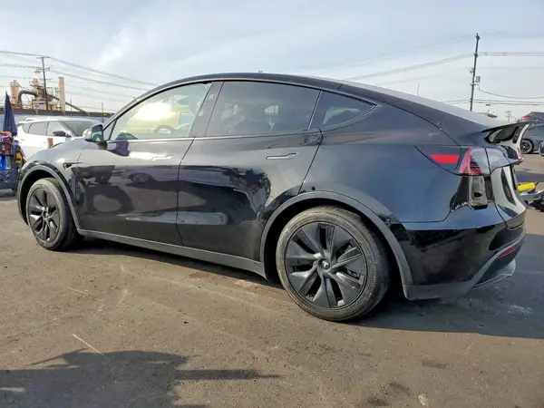 7SAYGDED4SA375945 2025 TESLA MODEL Y - Image 2