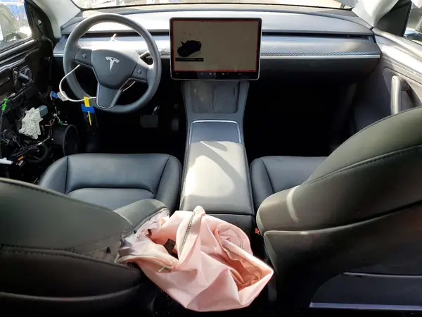 7SAYGDED4SA375945 2025 TESLA MODEL Y - Image 8