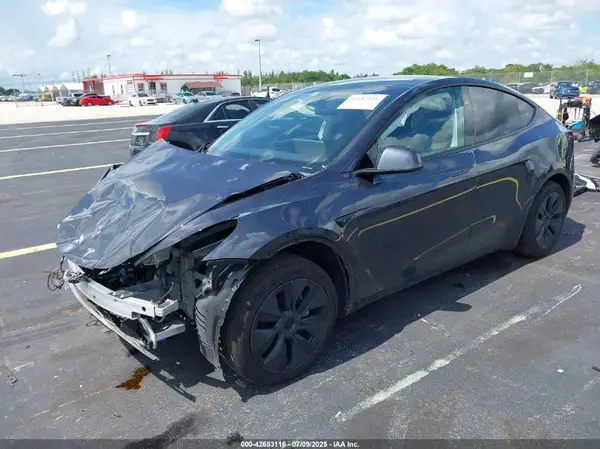 7SAYGDED4SA376139 2025 TESLA MODEL Y - Image 2