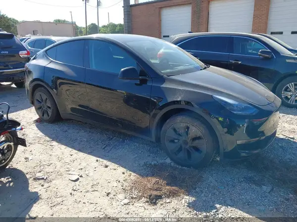 7SAYGDED4SA377551 2025 TESLA MODEL Y - Image 1