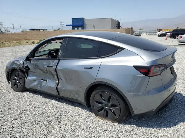 7SAYGDED4SF216006 2025 TESLA MODEL Y - Image 2