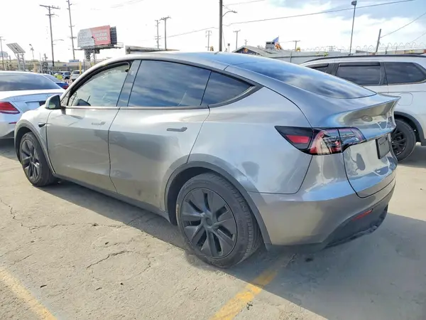 7SAYGDED4SF221268 2025 TESLA MODEL Y - Image 2