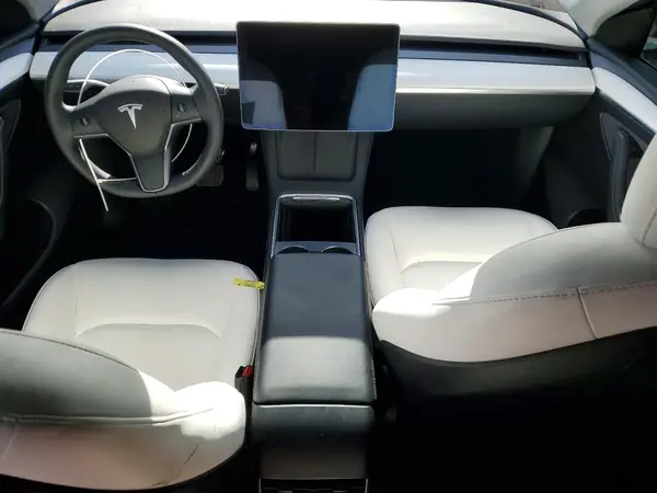7SAYGDED4SF221268 2025 TESLA MODEL Y - Image 8