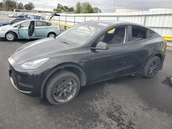 7SAYGDED4SF227927 2025 TESLA MODEL Y - Image 1