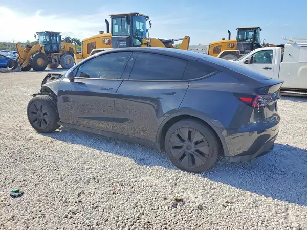 7SAYGDED4SF242248 2025 TESLA MODEL Y - Image 2