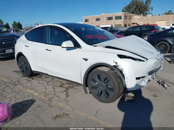 7SAYGDED4SF277310 2025 TESLA MODEL Y - Image 1