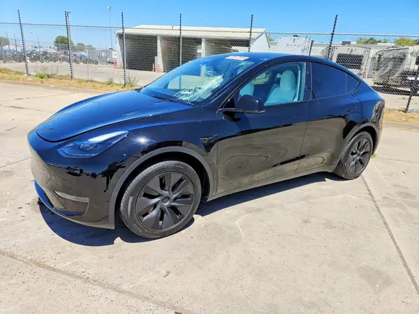 7SAYGDED4SF277887 2025 TESLA MODEL Y - Image 1