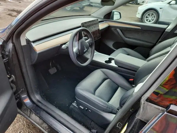 7SAYGDED4SF283530 2025 TESLA MODEL Y - Image 8
