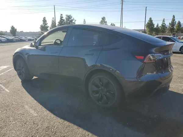 7SAYGDED4SF316560 2025 TESLA MODEL Y - Image 2