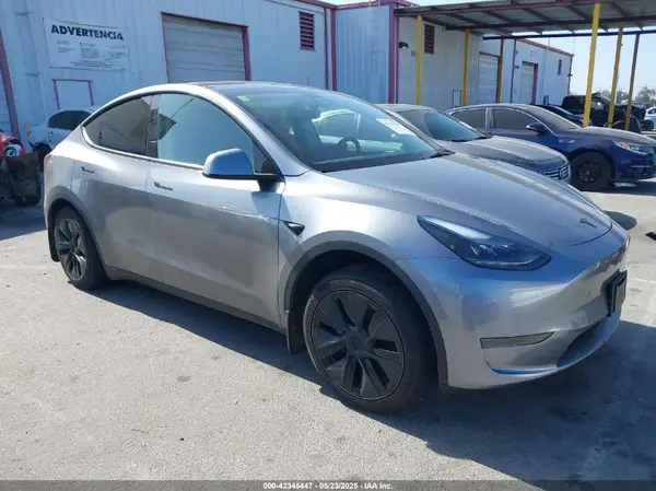7SAYGDED4SF319152 2025 TESLA MODEL Y - Image 1